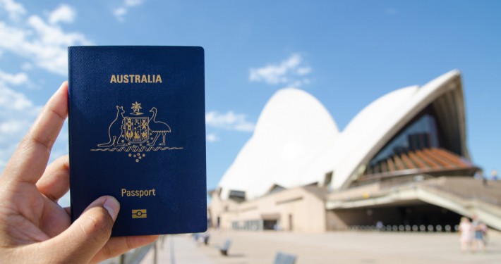 Australian Permanent Residency vs. Australian Citizenship: A comparison between Australian permanent residency and Australian citizenship.